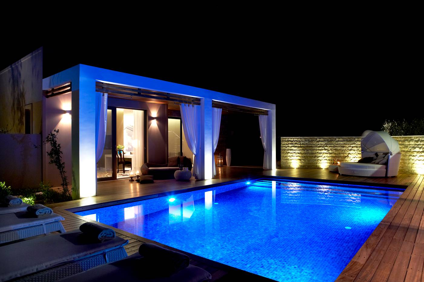 Pelagos-Suites-Hotel-Room-11