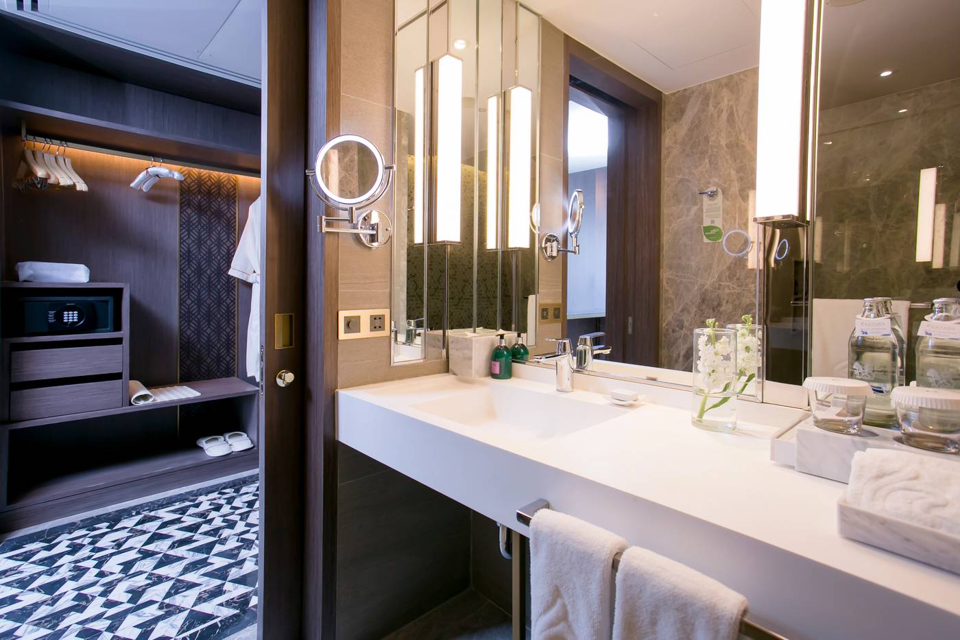 Centara-Grand-at-CentralWorld-Room-60