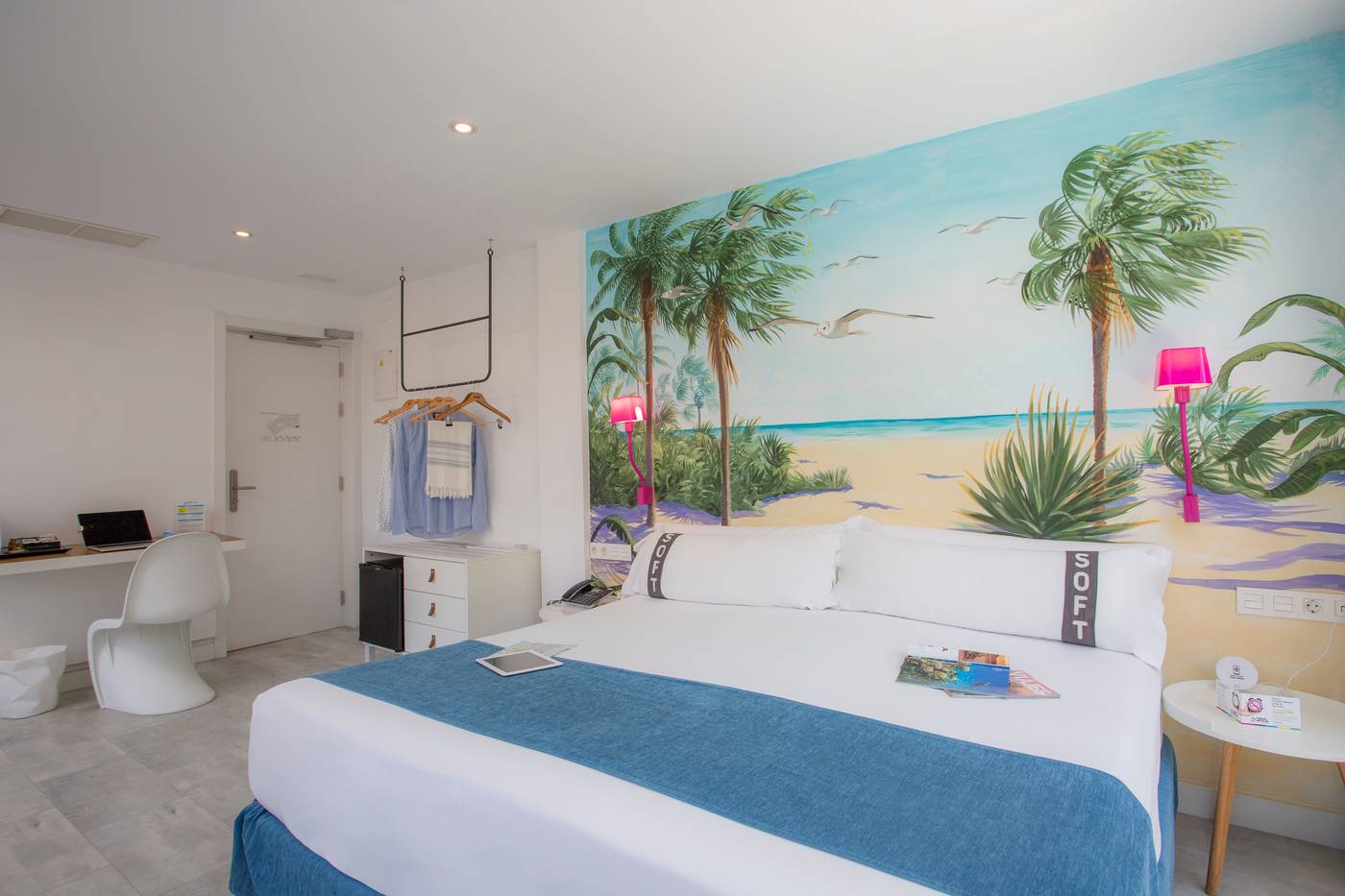 Casual-del-Mar-Malaga-Room-10