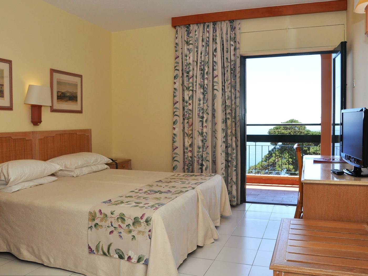 Dom-Pedro-Garajau-Room-29