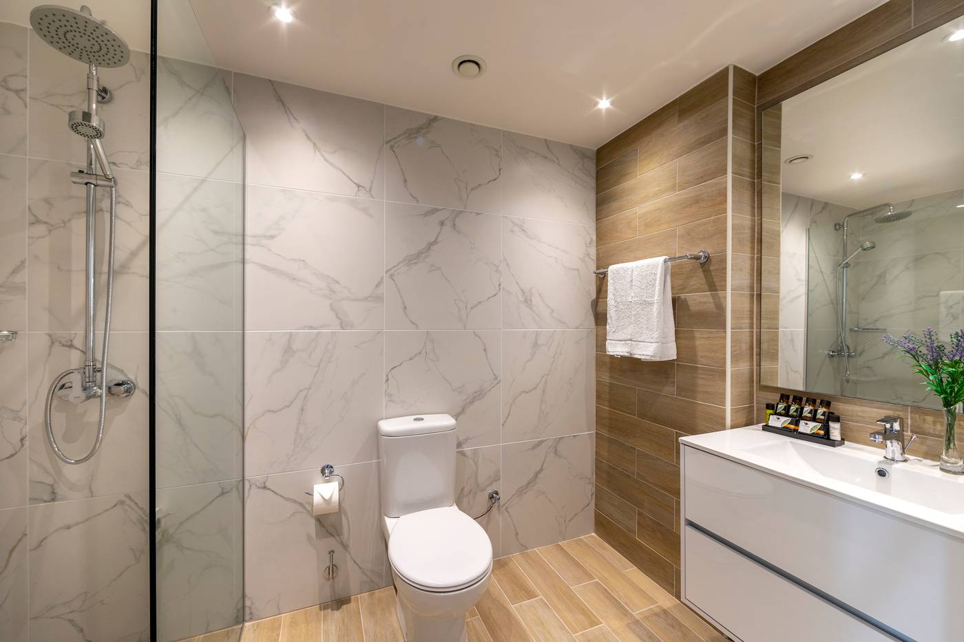 Leonardo-Plaza-Cypria-Maris-Beach-Hotel---Spa---Adults-Only-Room-43