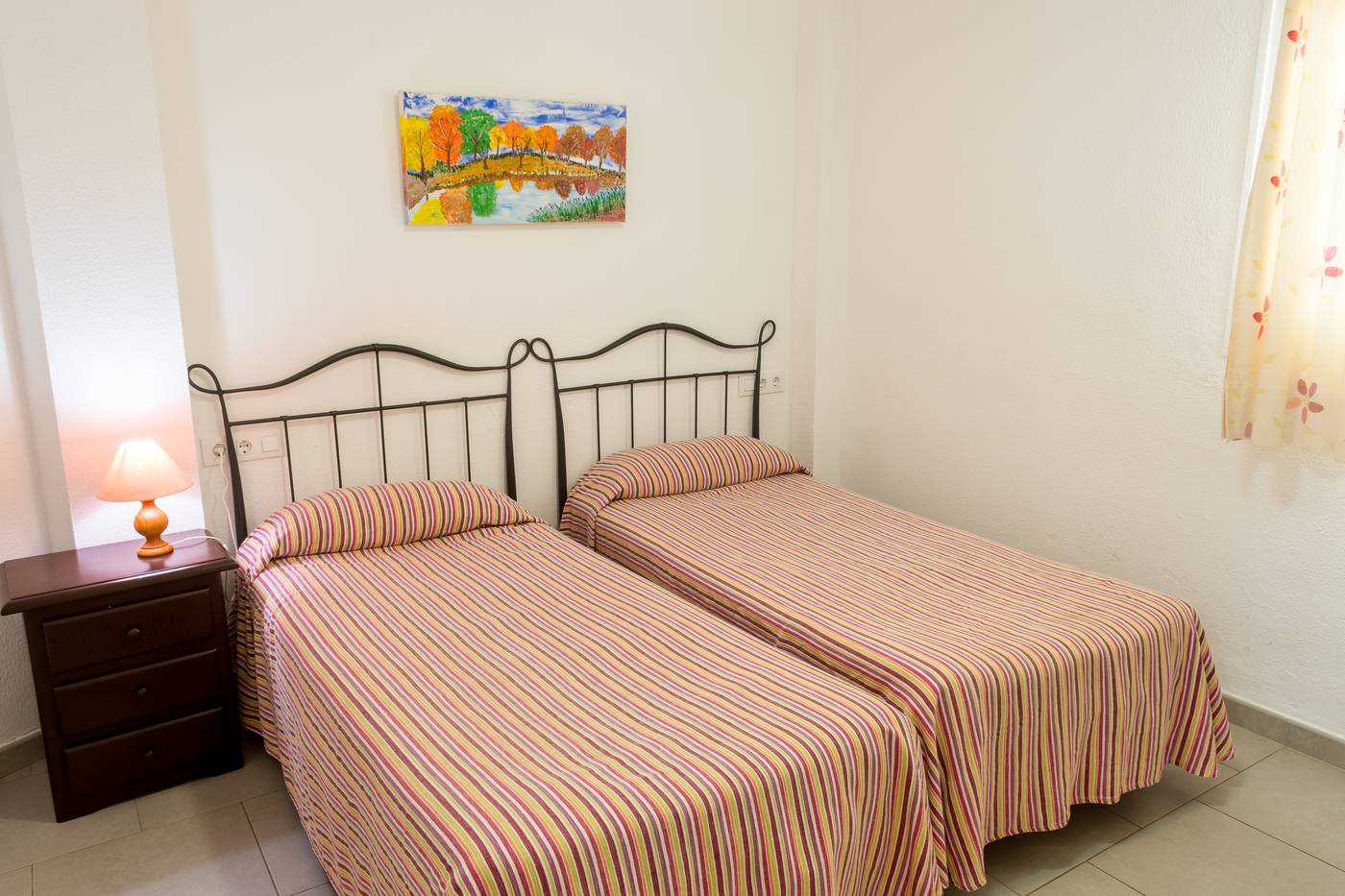 Hamilton-Court-Room-21