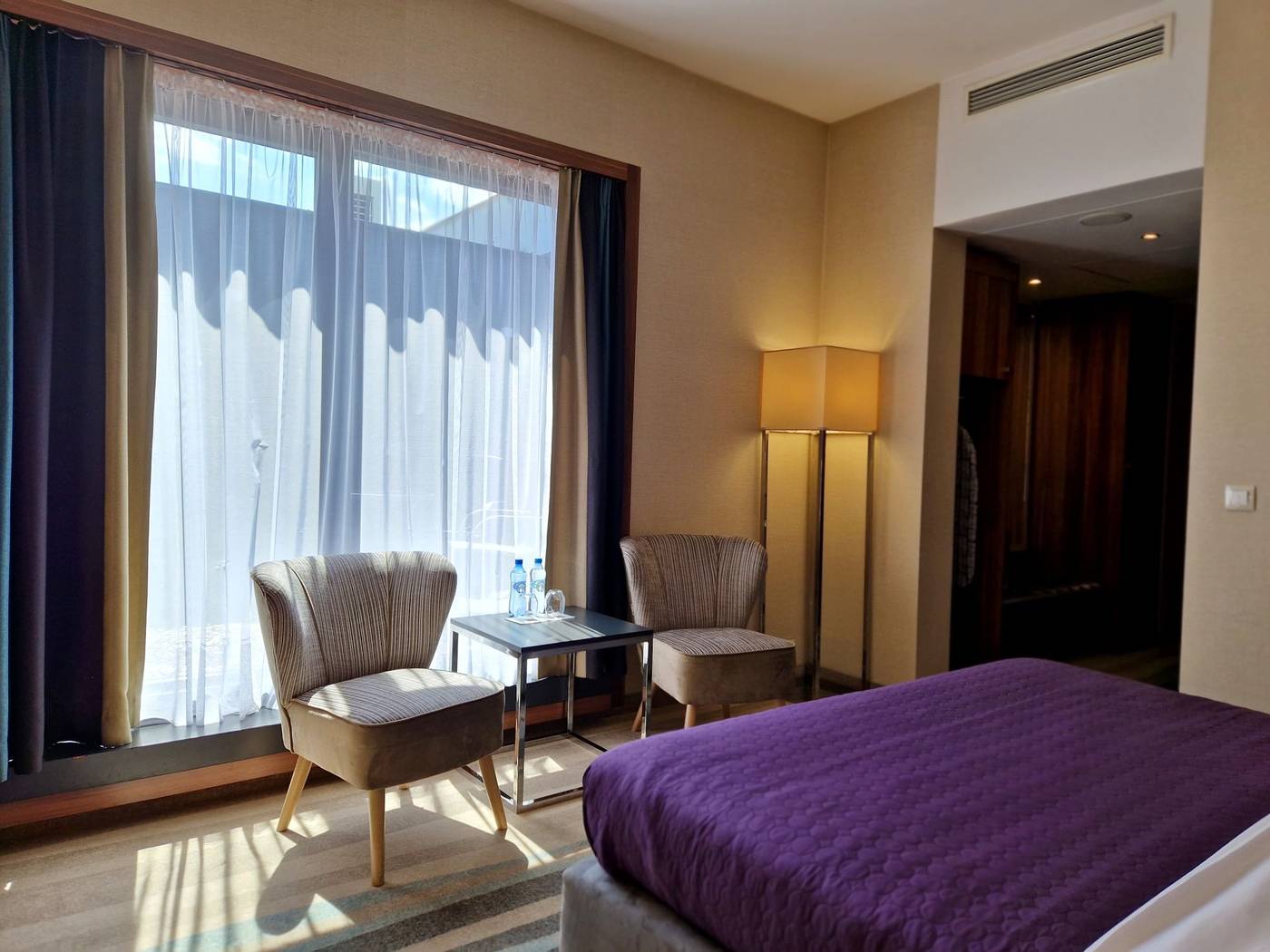 Warsaw-Plaza-Hotel-Room-20