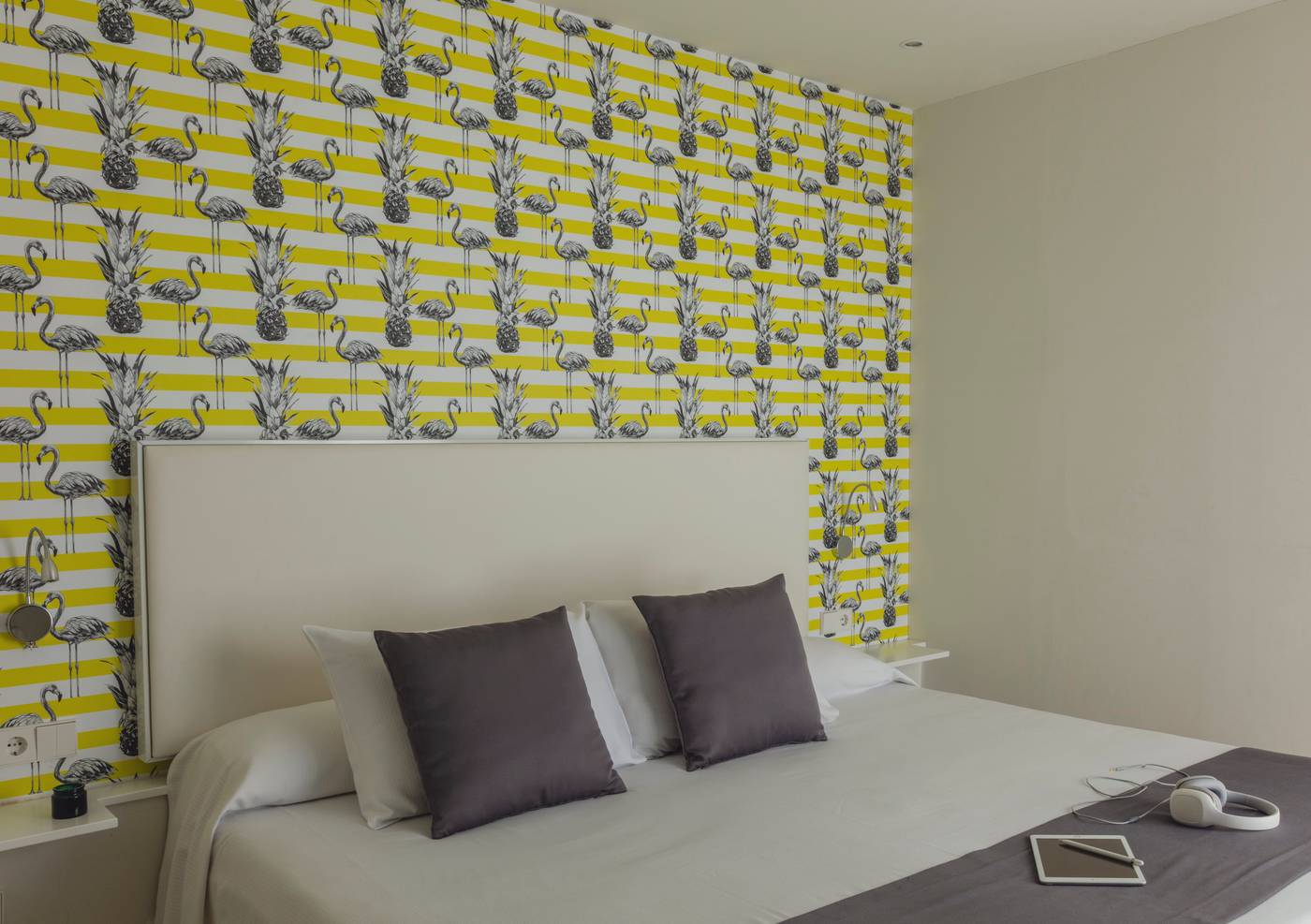 Flamingo-Beach-Mate-Room-33