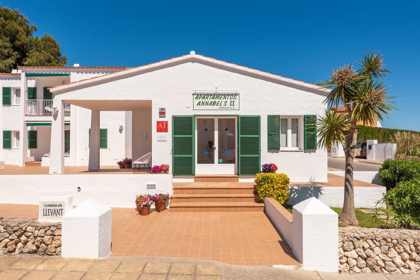 Annabels-I---II-Lobby-7