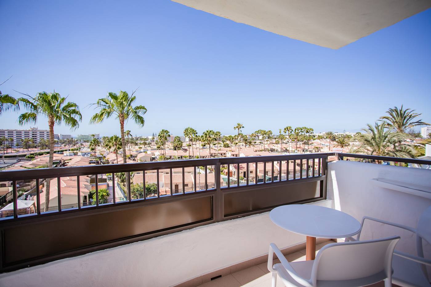 Servatur-Waikiki-Room-77