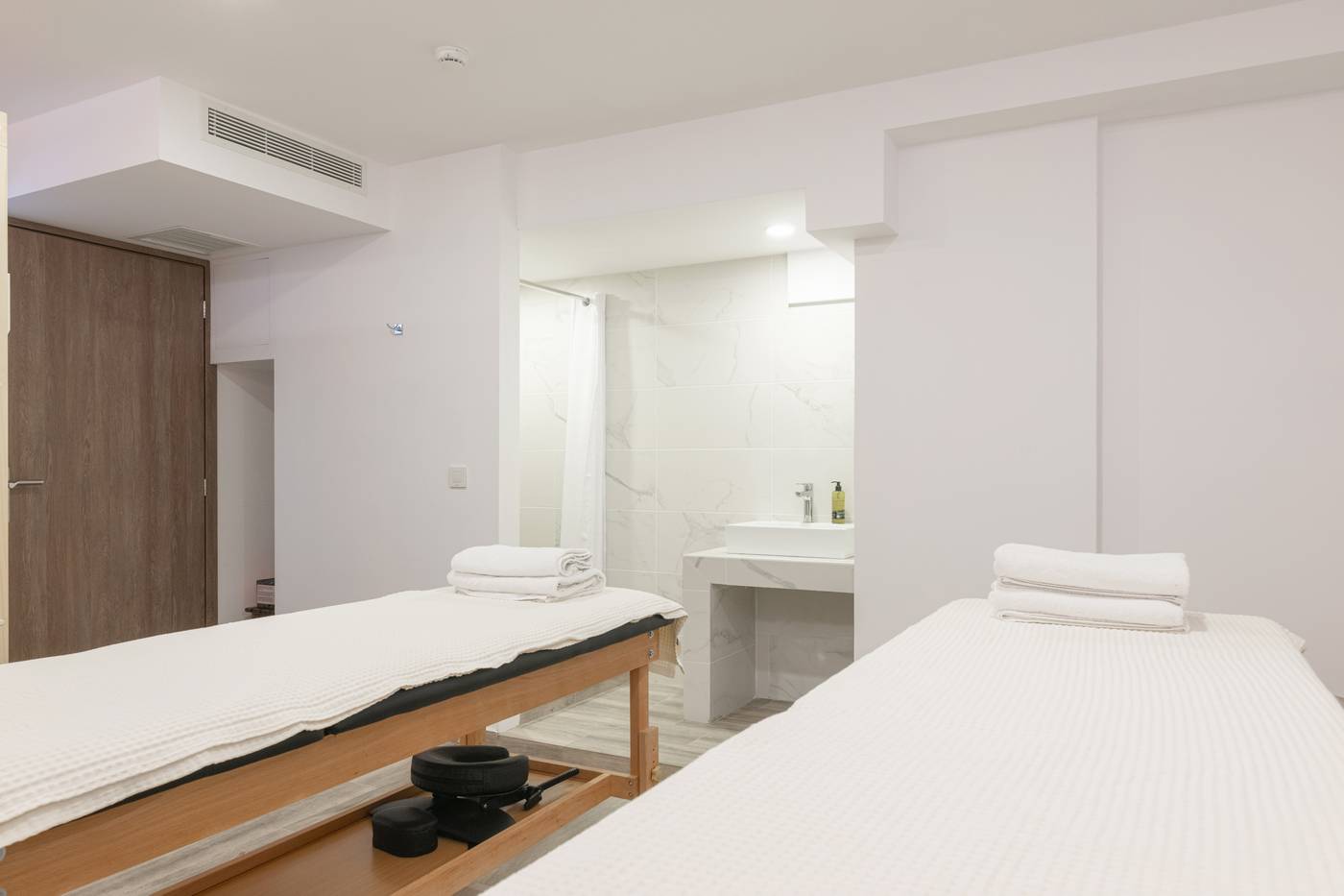 Iakinthos-Tsilivi-Beach-Sports-and-Entertainment-67