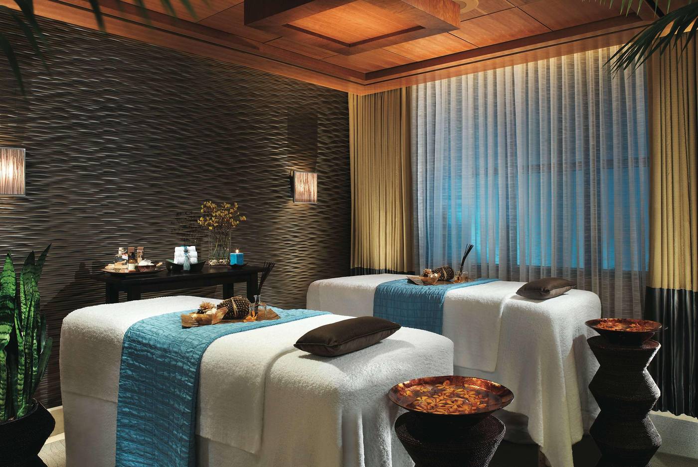 Caesars-Palace-Room-87