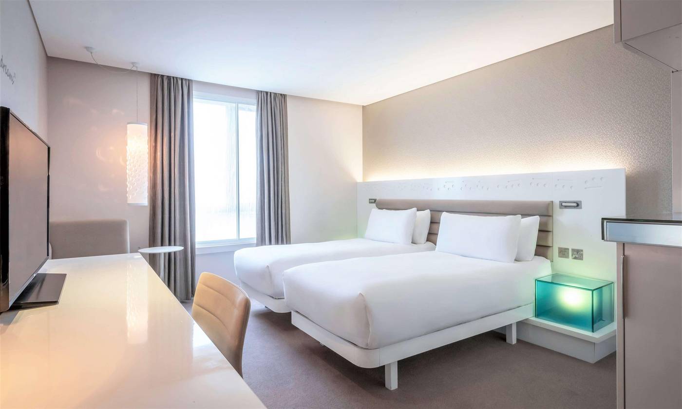 The-Morrison-Dublin--Curio-Collection-by-Hilton-Room-42