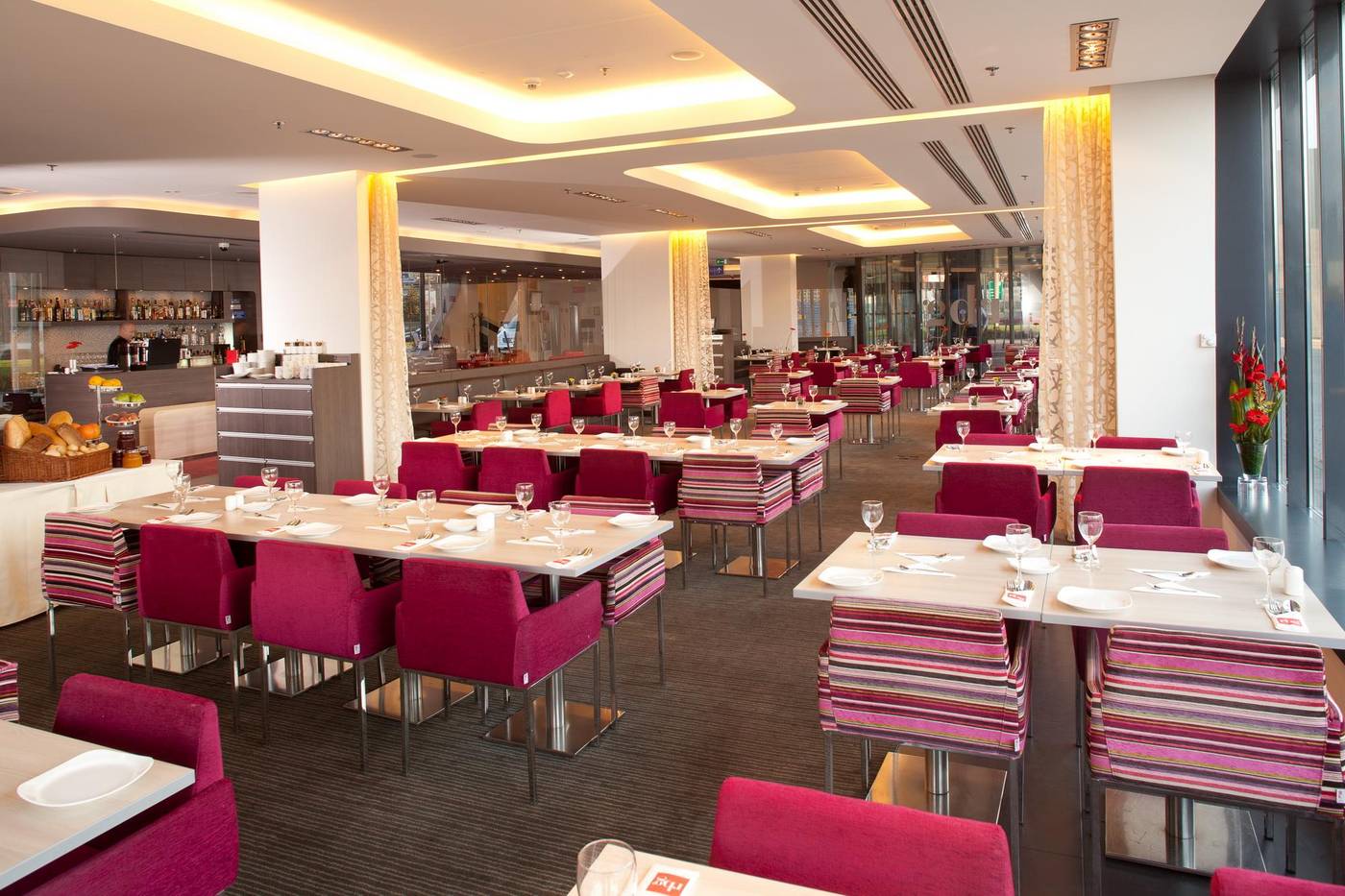 Park-Inn-by-Radisson-Krakow-Restaurant-45