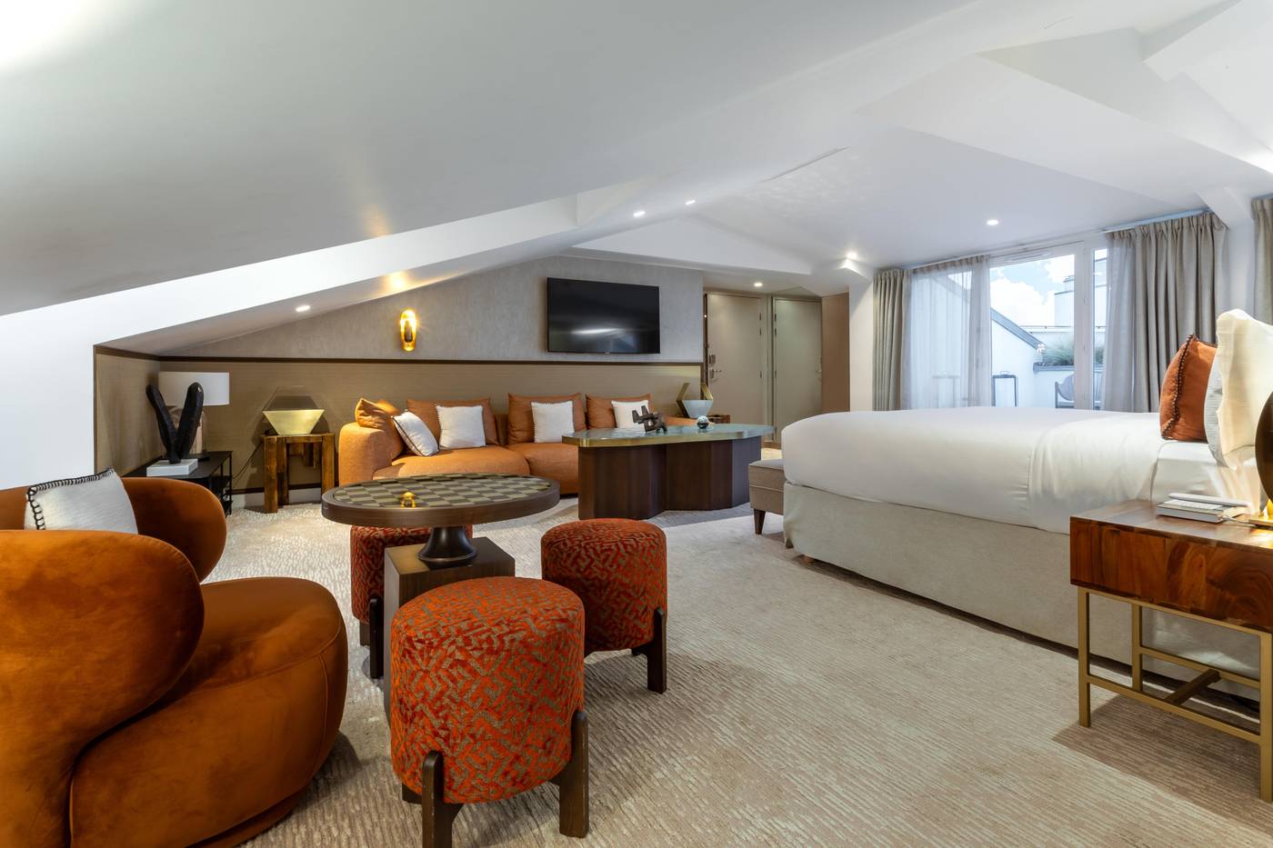 InterContinental-Paris---Champs-Elysees-Etoile--an-IHG-Hotel-Room-40