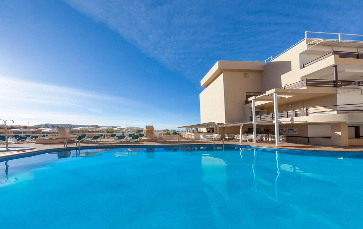 Dragos-del-Sur-Pool-2