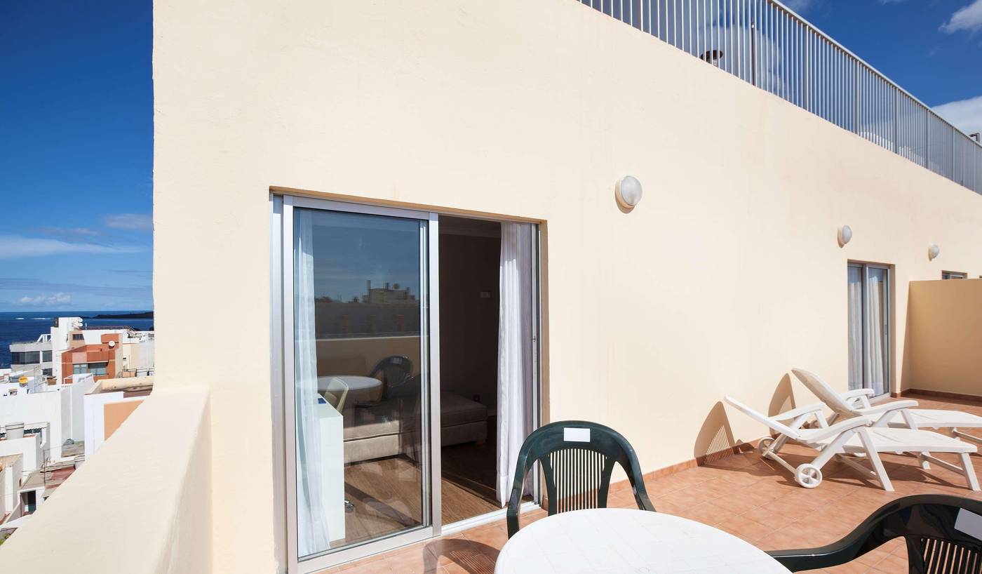 NH-Las-Palmas-Playa-las-Canteras-Room-4