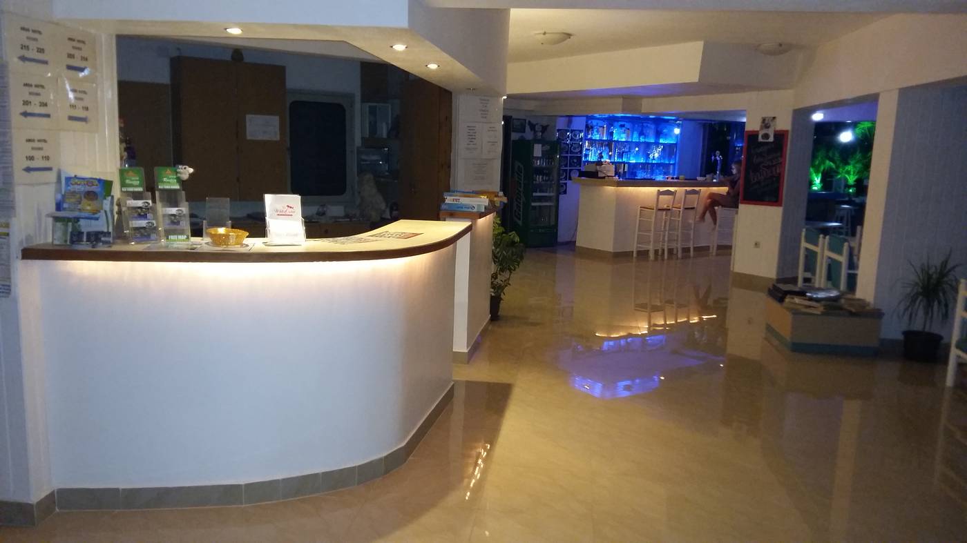 Argo-Hotel---Adult-Only-Lobby-17