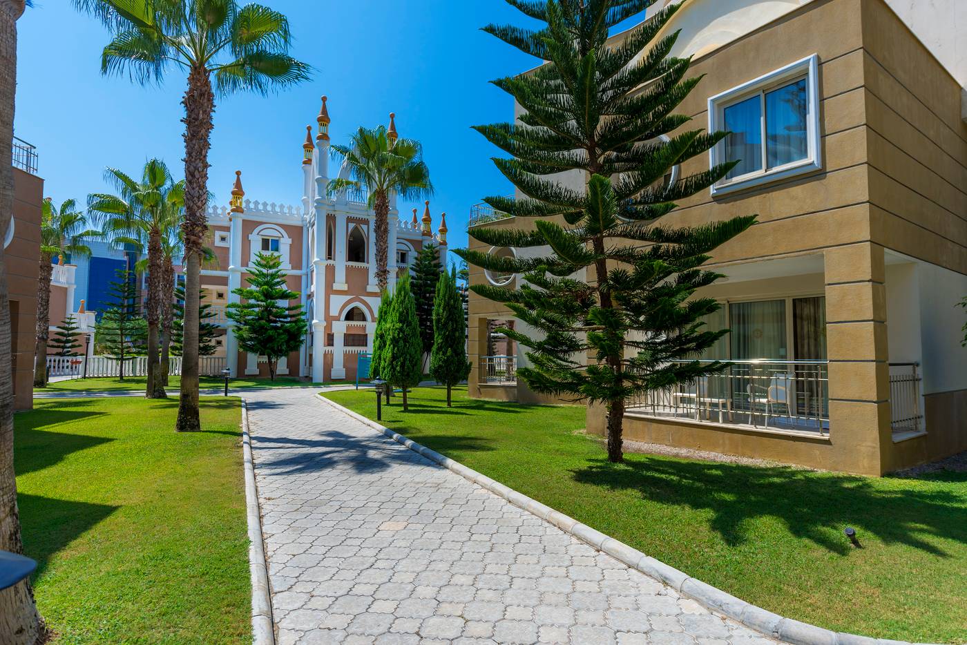 Kamelya-Aishen-K-Club-General-view-15