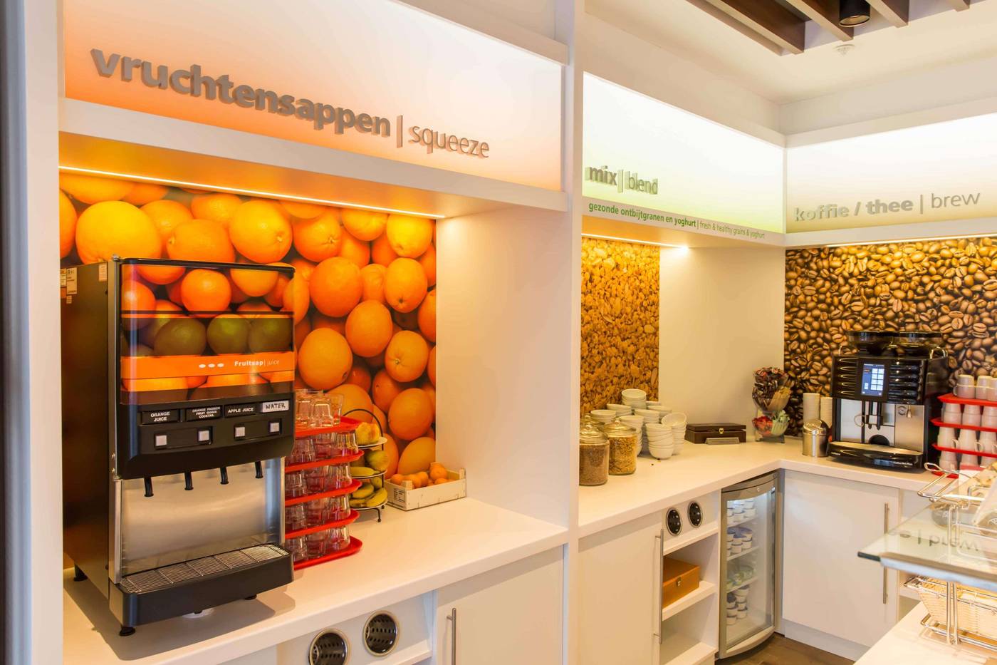 Hampton-By-Hilton-Amsterdam-City-Centre-East-Restaurant-24