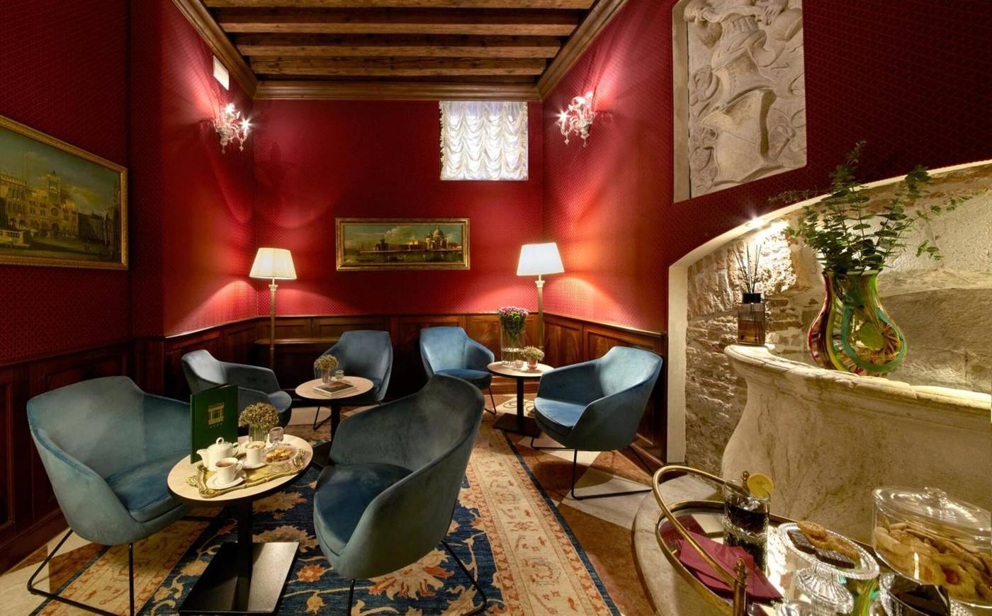 Duodo-Palace-Lobby-15