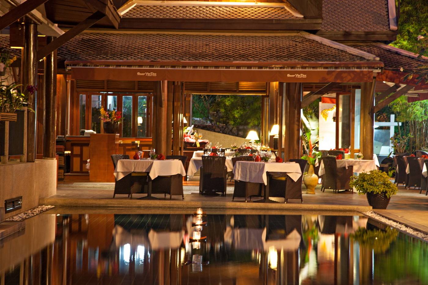 Baan-Yin-Dee-Boutique-Resort-Restaurant-11