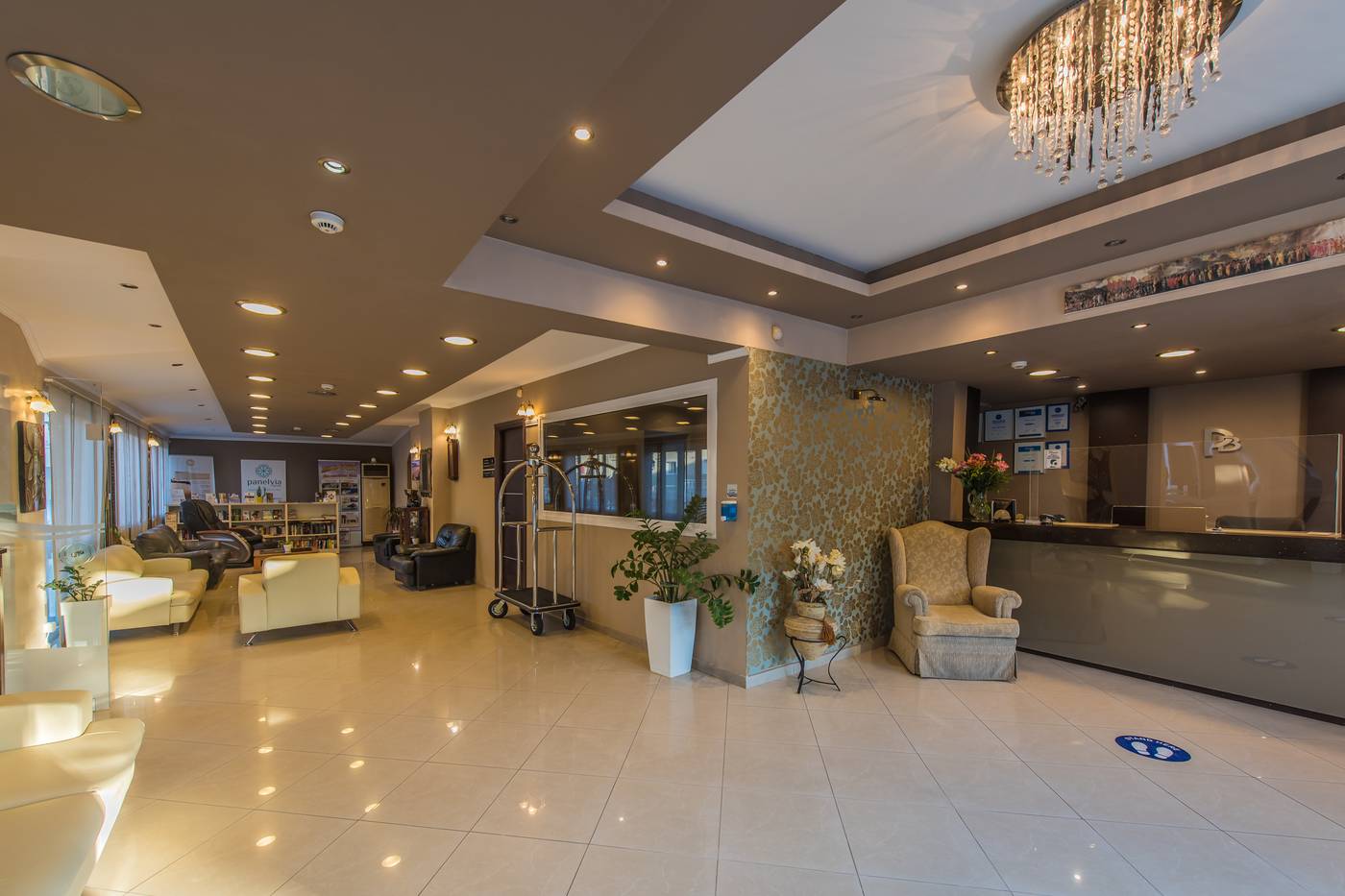 Planos Beach Aparthotel