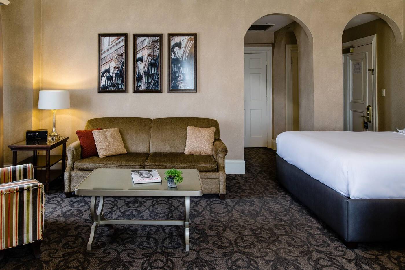 The-Lenox-Hotel-Room-29