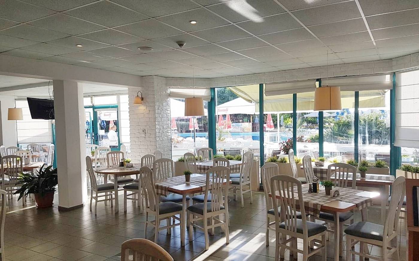 Delfin-Restaurant-11