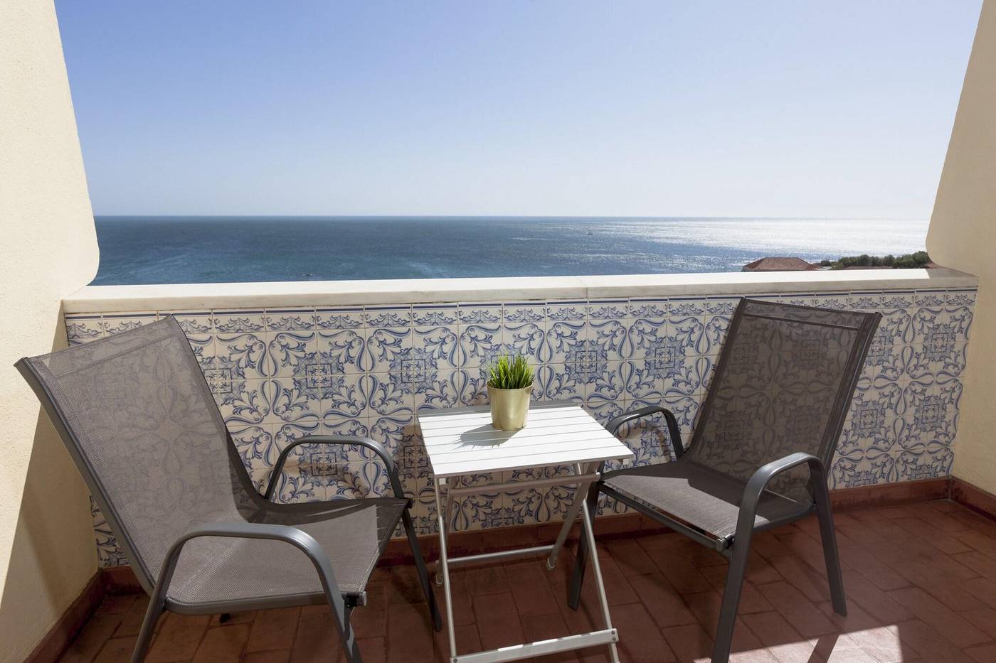 Carcavelos-Beach-Hotel-Room-2