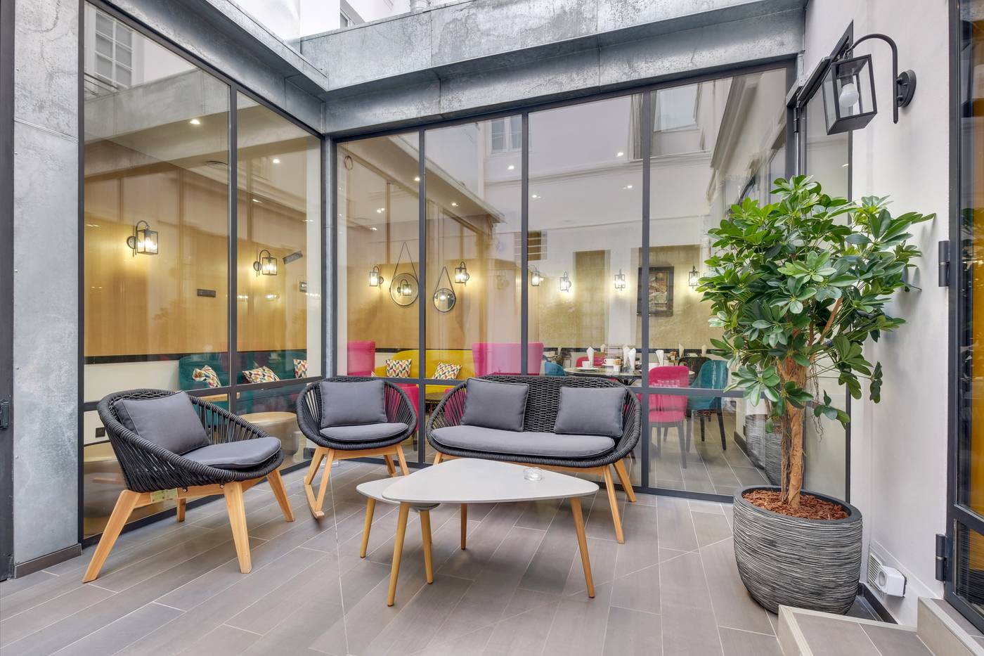 Hotel-Nord-Et-Champagne-Terrace-10