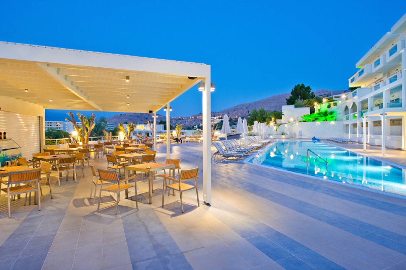 Lindos-White-Hotel---Suites-Terrace-4