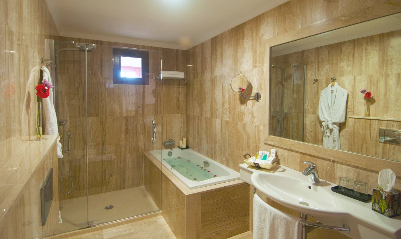 Melva-suite-hotel-Room-32