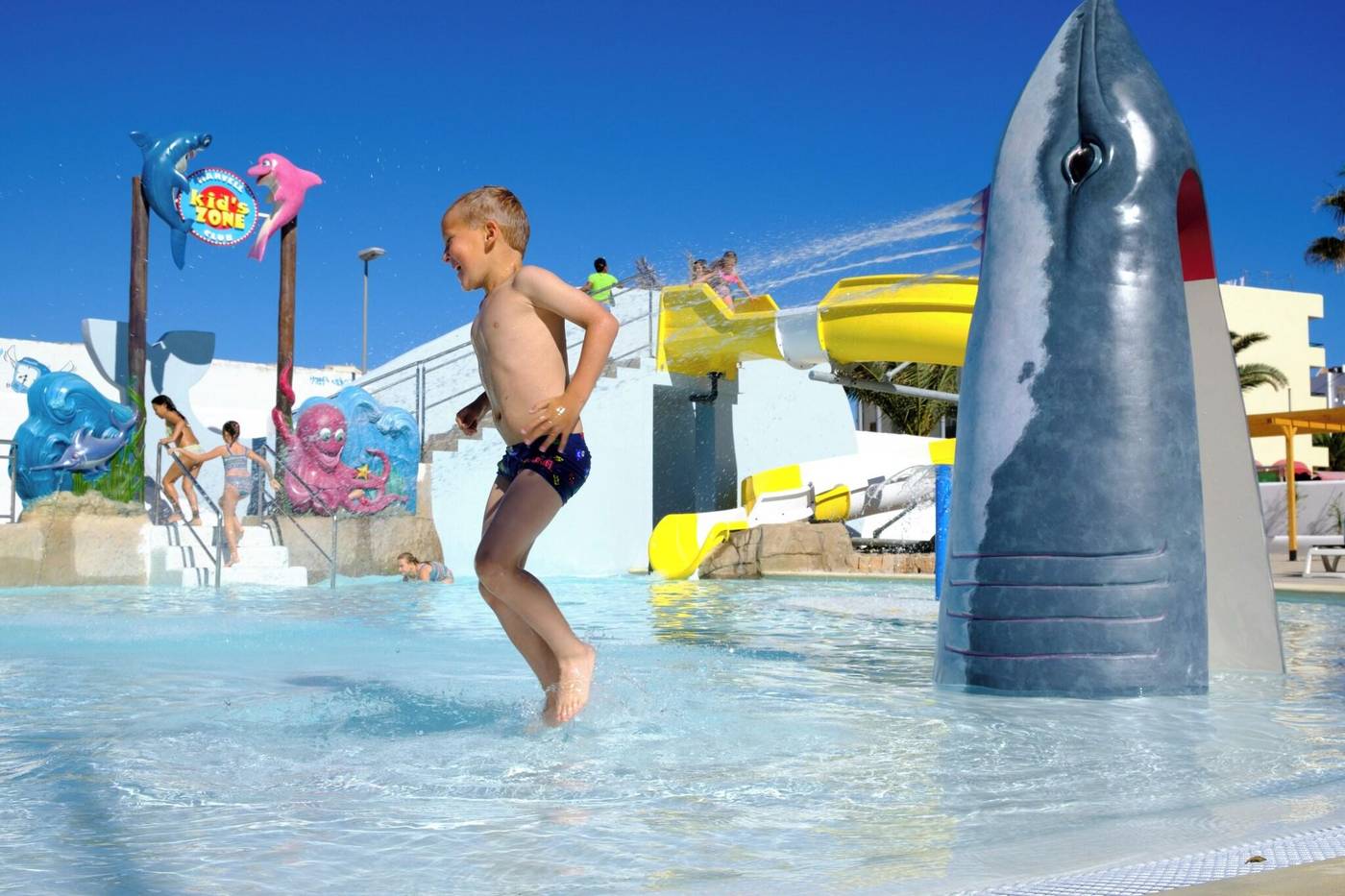 Marvell-Club-Hotel---Apartments-Pool-16