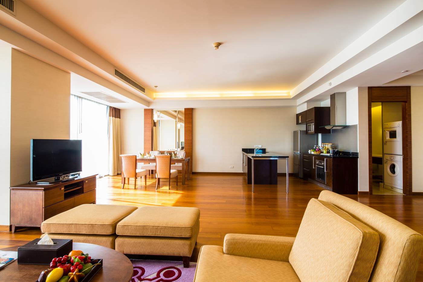 Column-Bangkok-Room-22