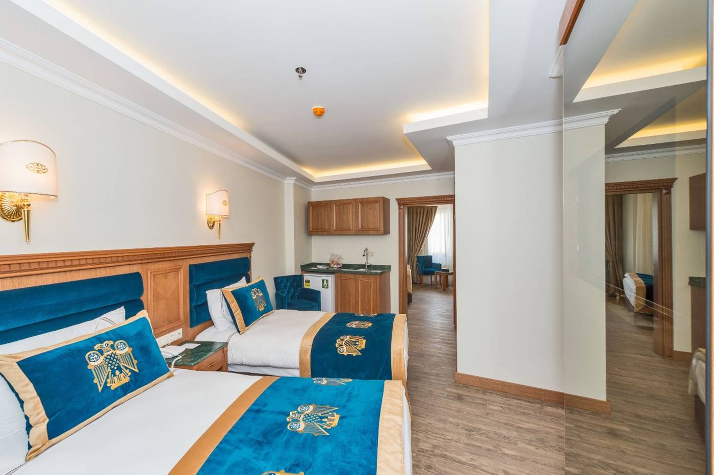 The-Byzantium-Hotel---Suites-Room-5