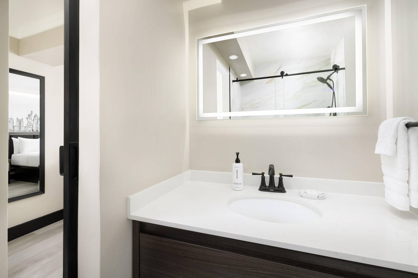 The-Manhattan-at-Times-Square-Hotel-Room-50