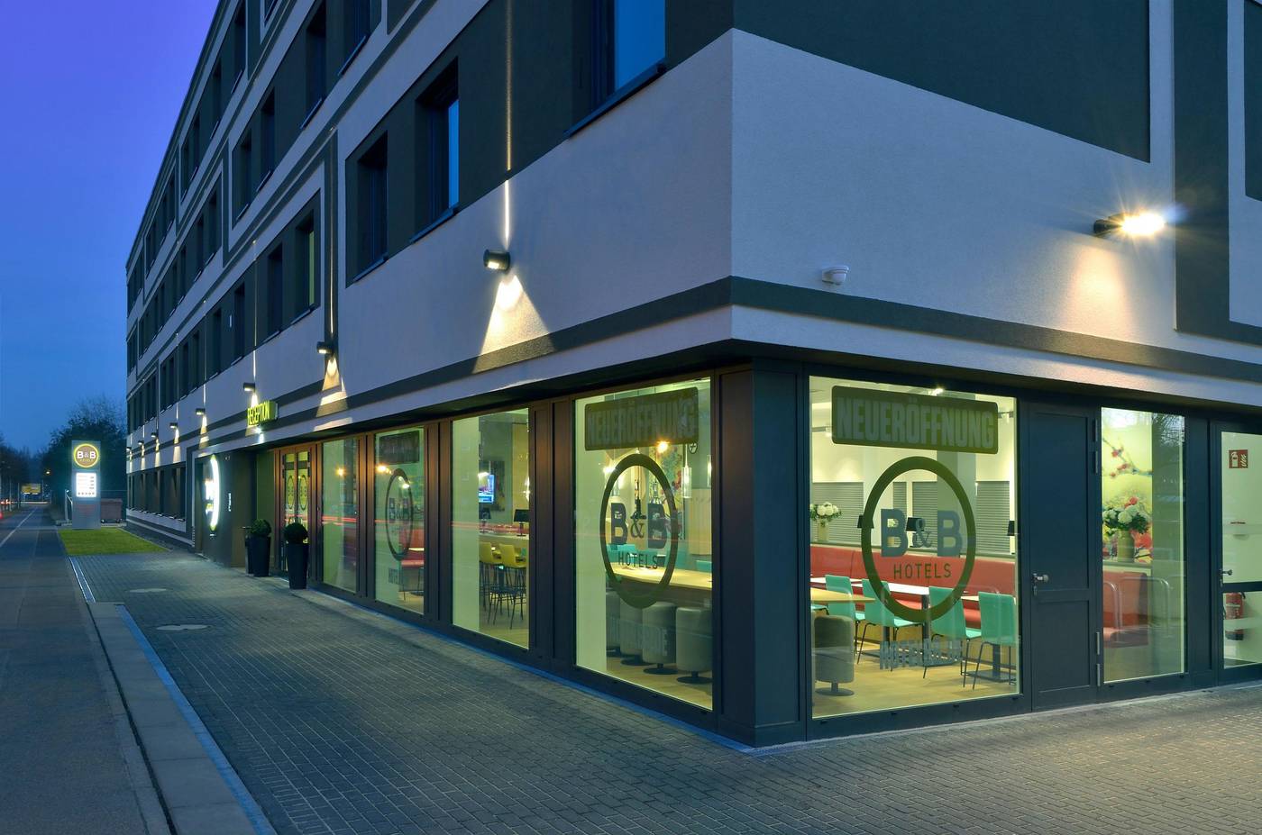 B-B-Hotel-Potsdam-General-view-4