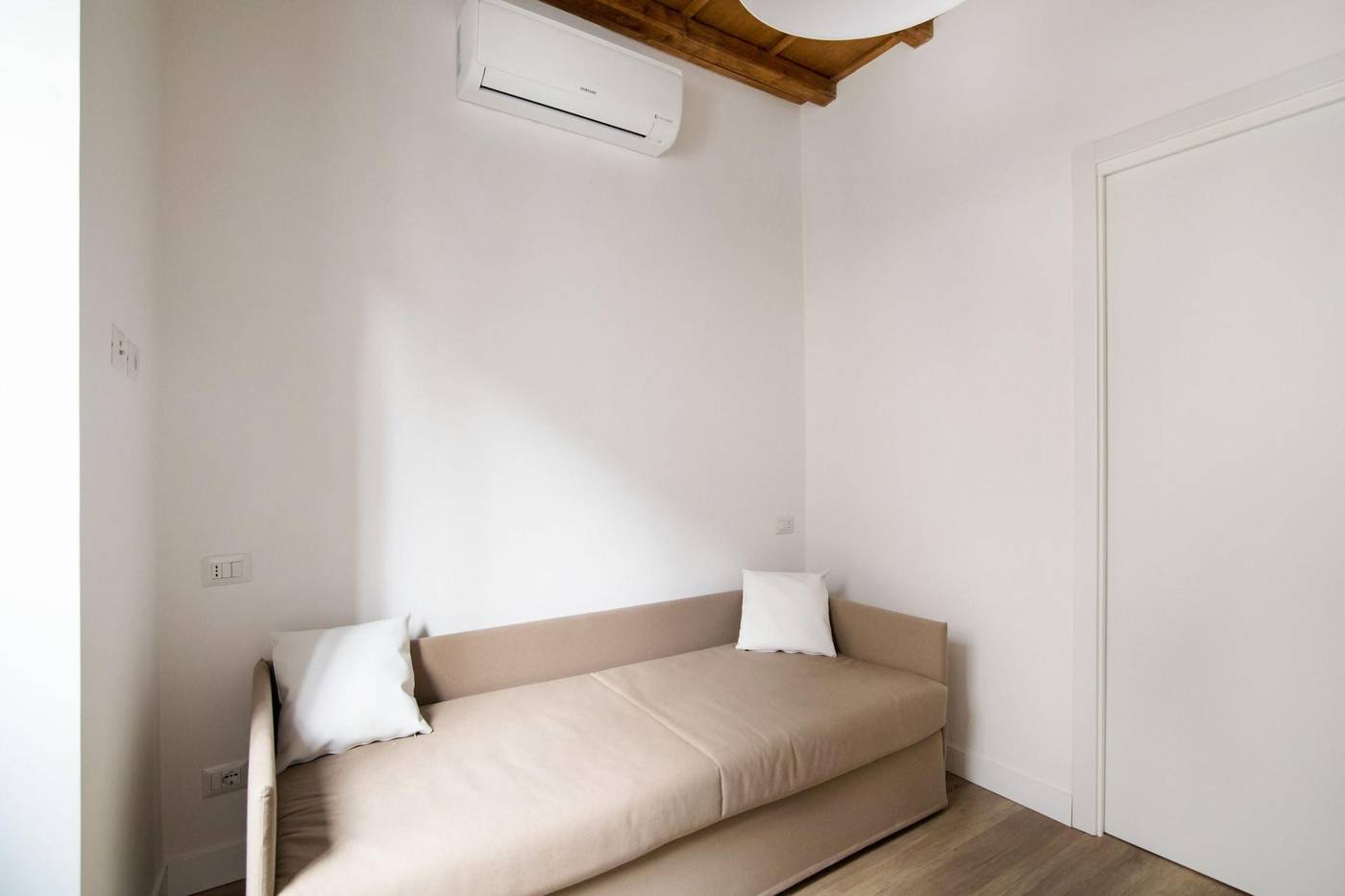 Domenichino-Luxury-Home-Room-39