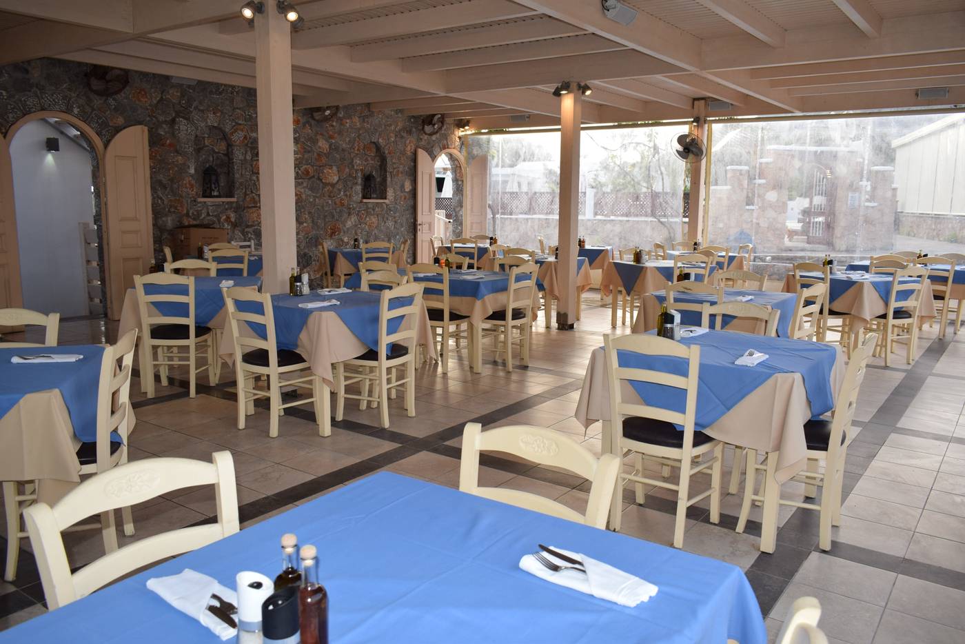 Matina-Pefkos-Aparthotel-Restaurant-30