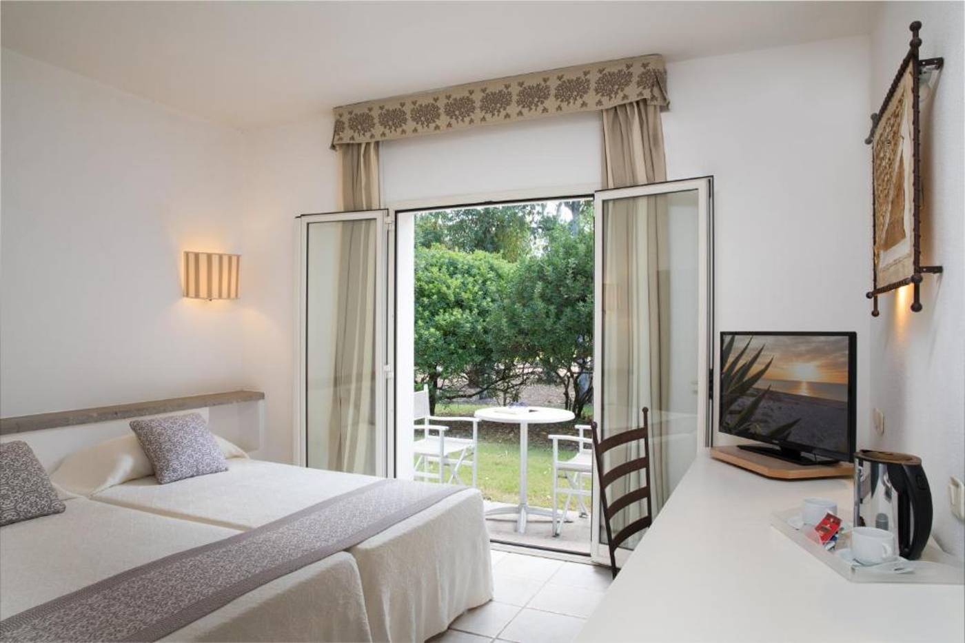 Flamingo-Hotel-Room-29