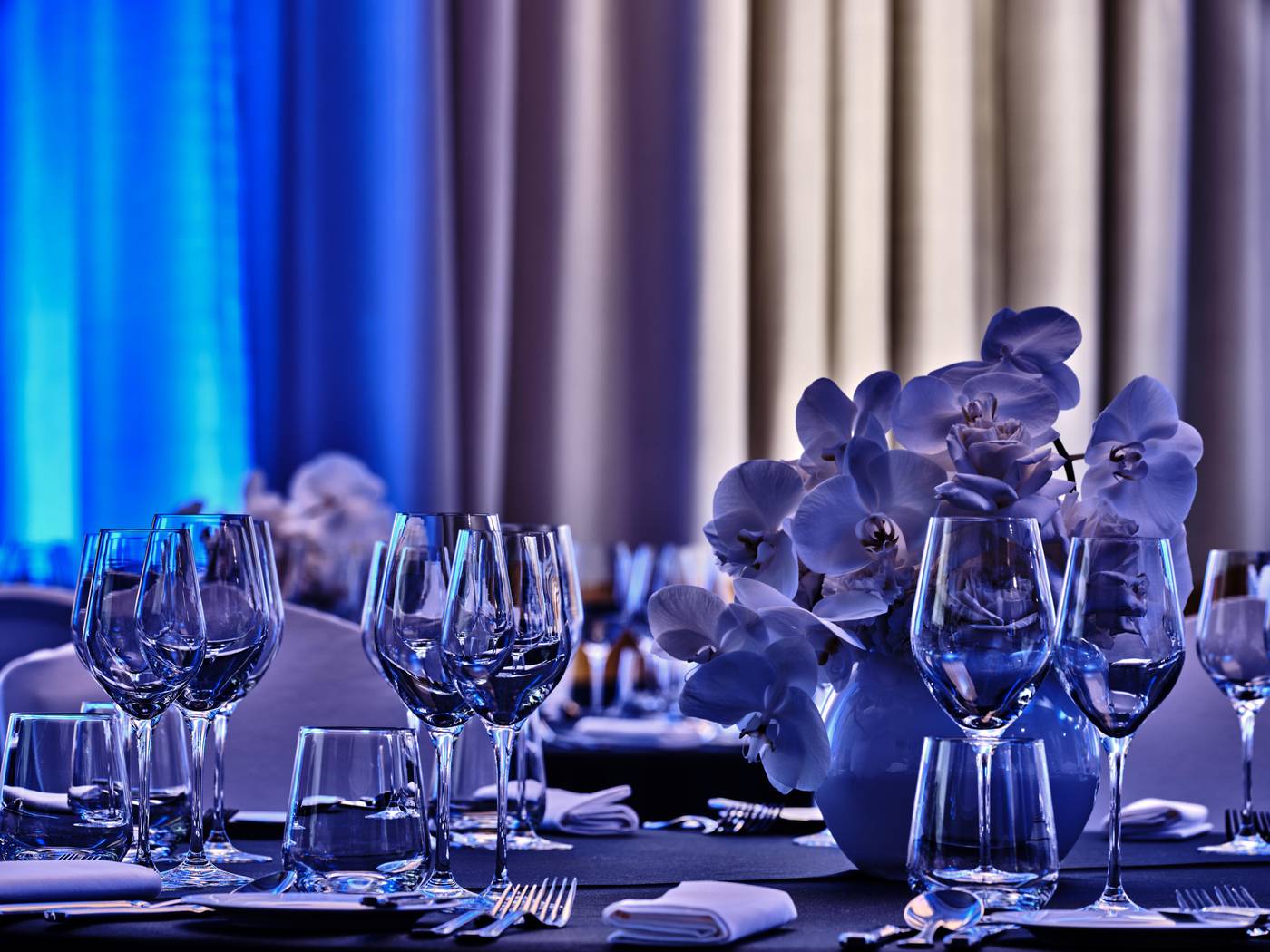 Intercontinental-Warsaw-Conferences-90