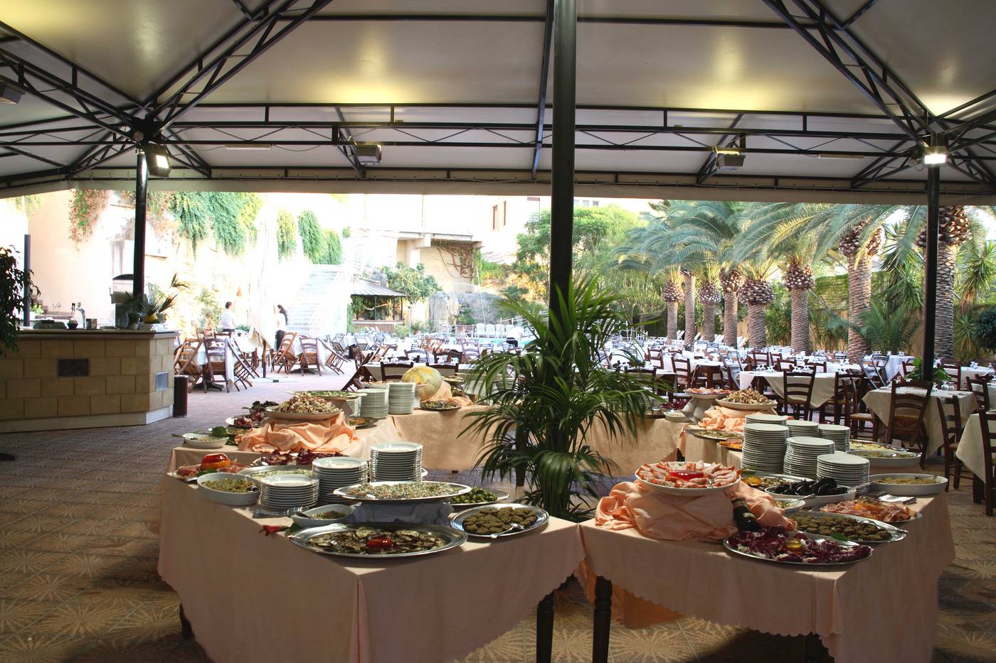 Hotel-President-Restaurant-9