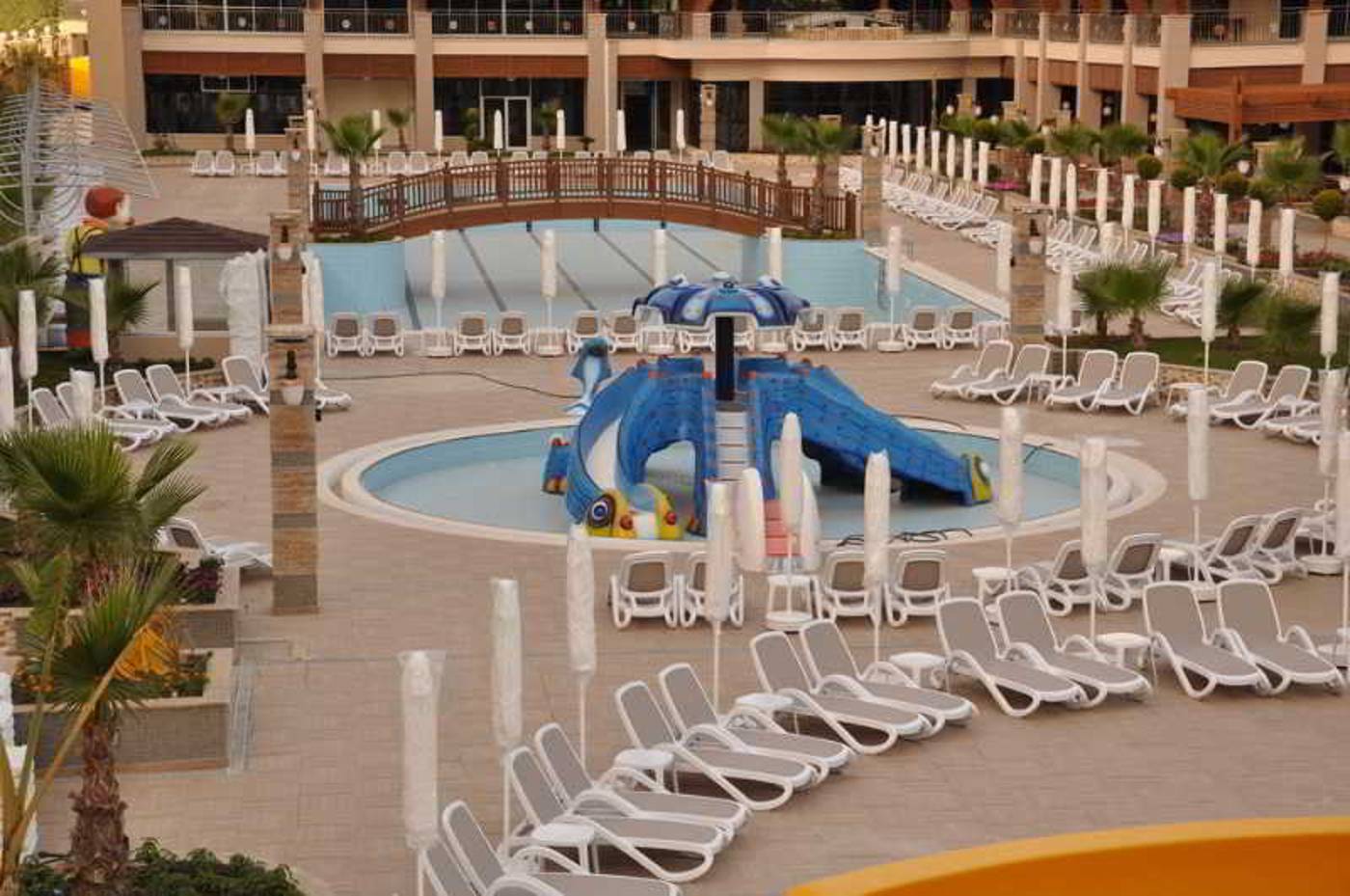 Dizalya-Palm-Garden-Hotel-Pool-9