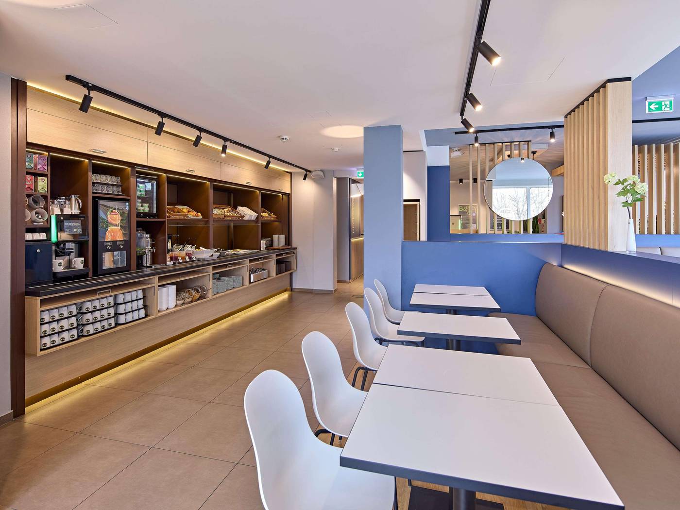 B-B-Hotel-Koln-Messe-Restaurant-15