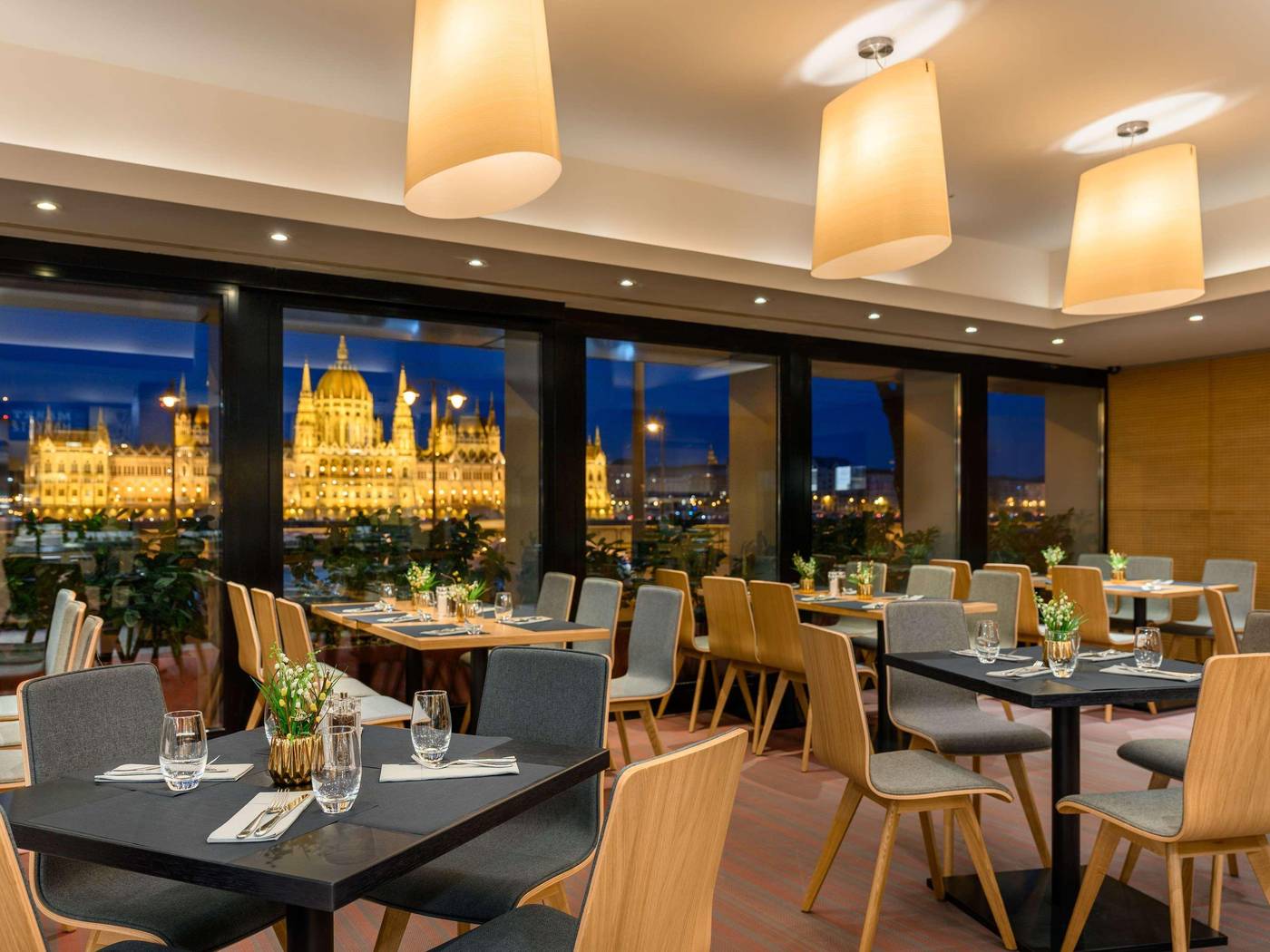 Novotel-Budapest-Danube-Restaurant-15