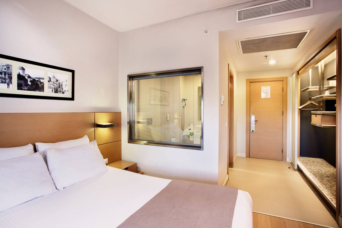 Eresin-Taxim-Premier-Room-14