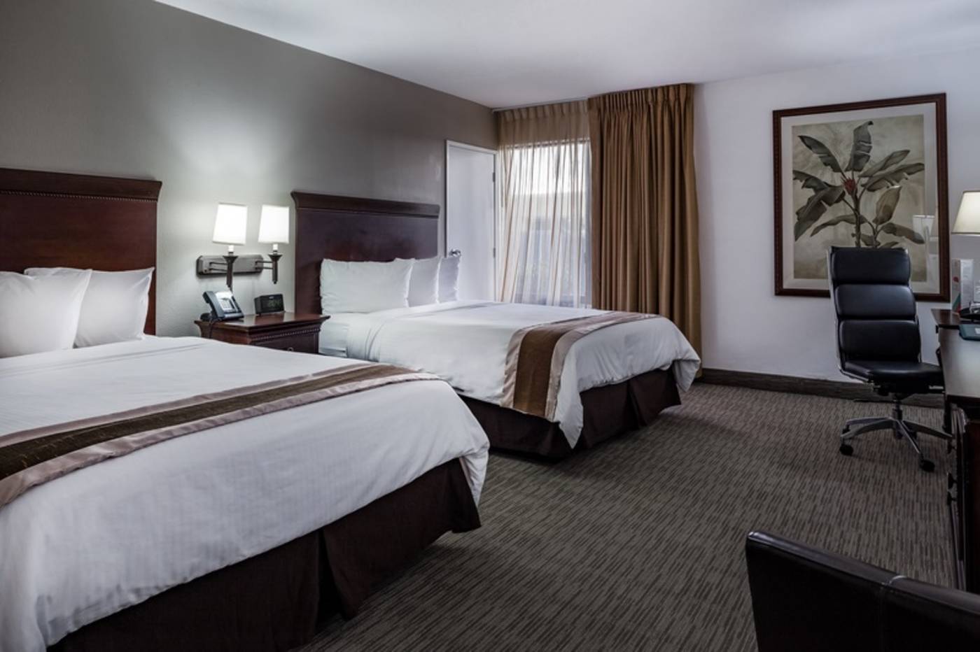 The-Anaheim-Hotel-Room-14