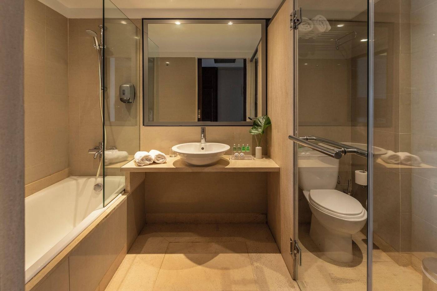 Louis-Apostolata-Island-Resort-Room-31