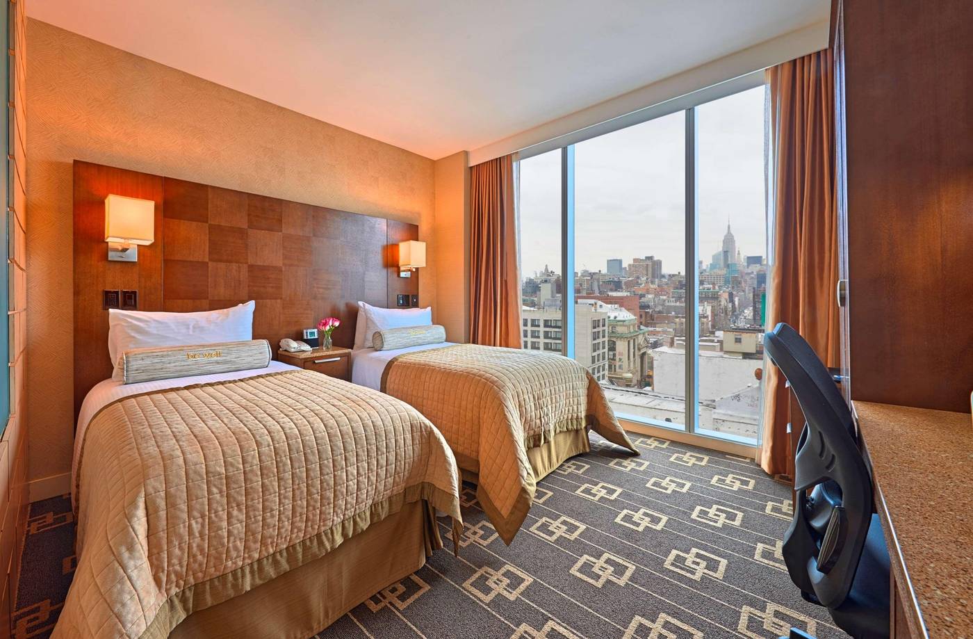Wyndham-Garden-Chinatown-Room-2