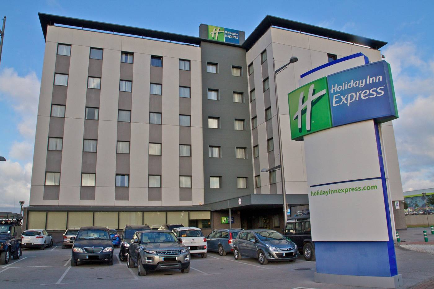 Holiday-Inn-Express-Campo-de-Gibraltar-Barrios-General-view-1
