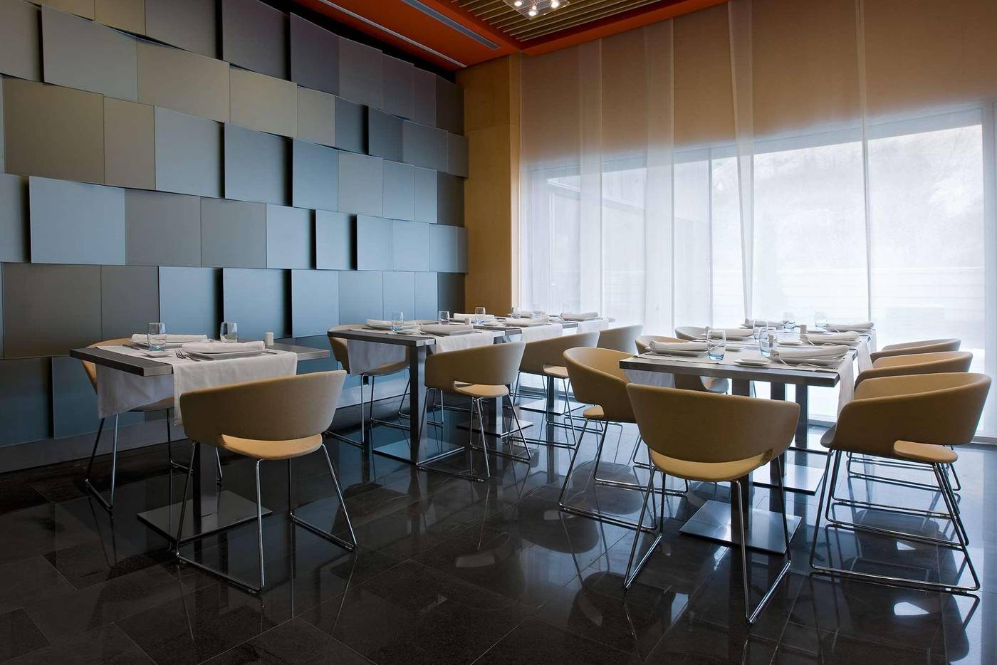 NH-Madrid-Las-Tablas-Restaurant-18