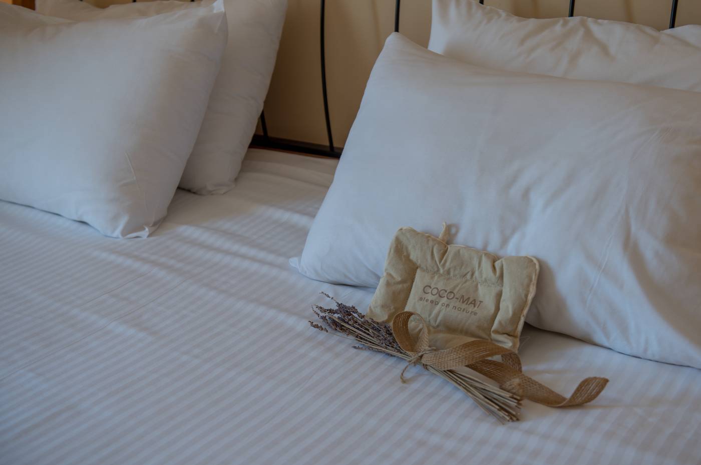 Xenos-Kamara-Beach-Room-37