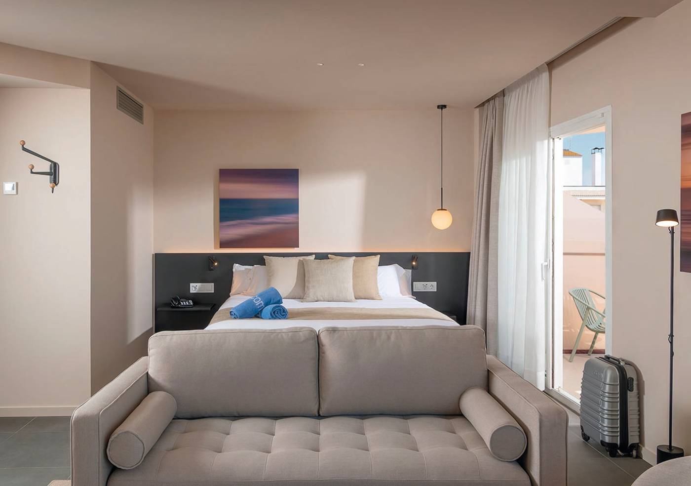 Aqua-Hotel-Promenade-Room-26